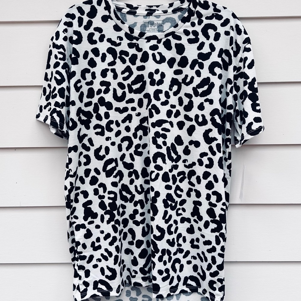 LuLaRoe animal print Hudson shirt L